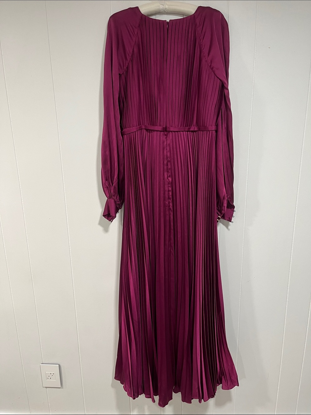 IEENA FOR MAC DUGGAL Pleated High Neck Long Sleeve Gown with Slit - Picture 6 of 13